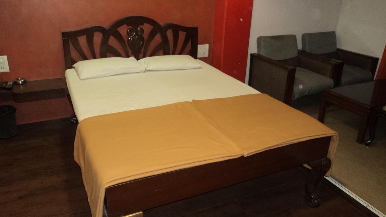 Benazeer Hotel Mumbai Ngoại thất bức ảnh