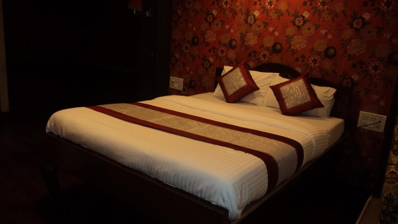 Benazeer Hotel Mumbai Ngoại thất bức ảnh