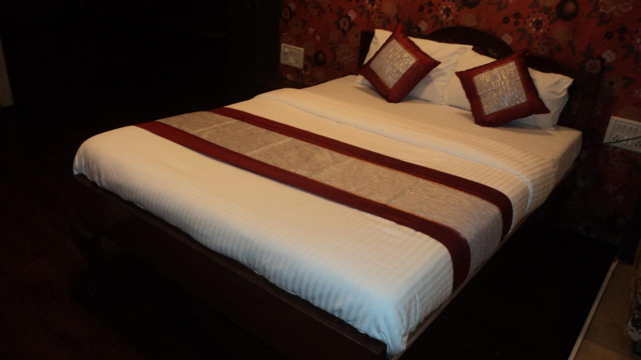 Benazeer Hotel Mumbai Ngoại thất bức ảnh