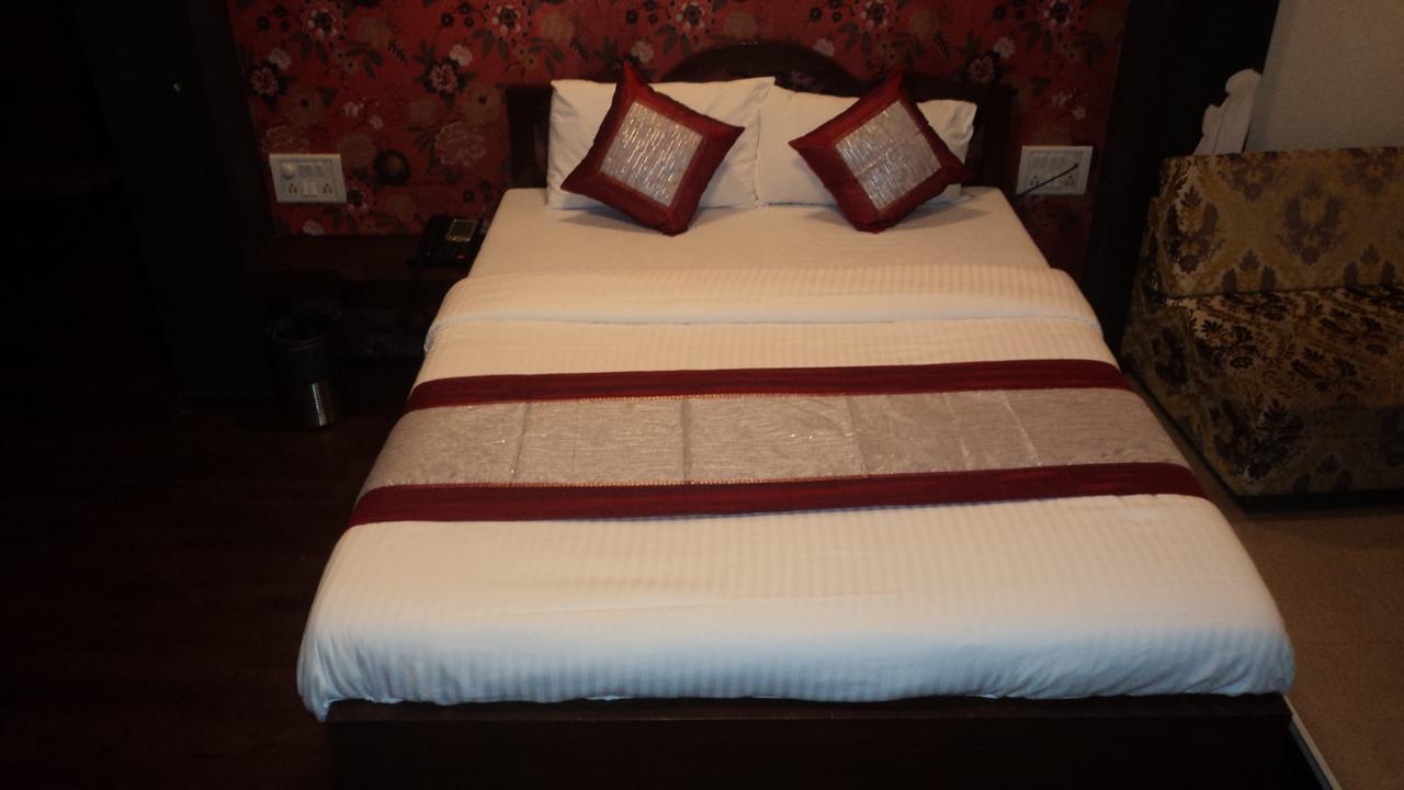 Benazeer Hotel Mumbai Ngoại thất bức ảnh