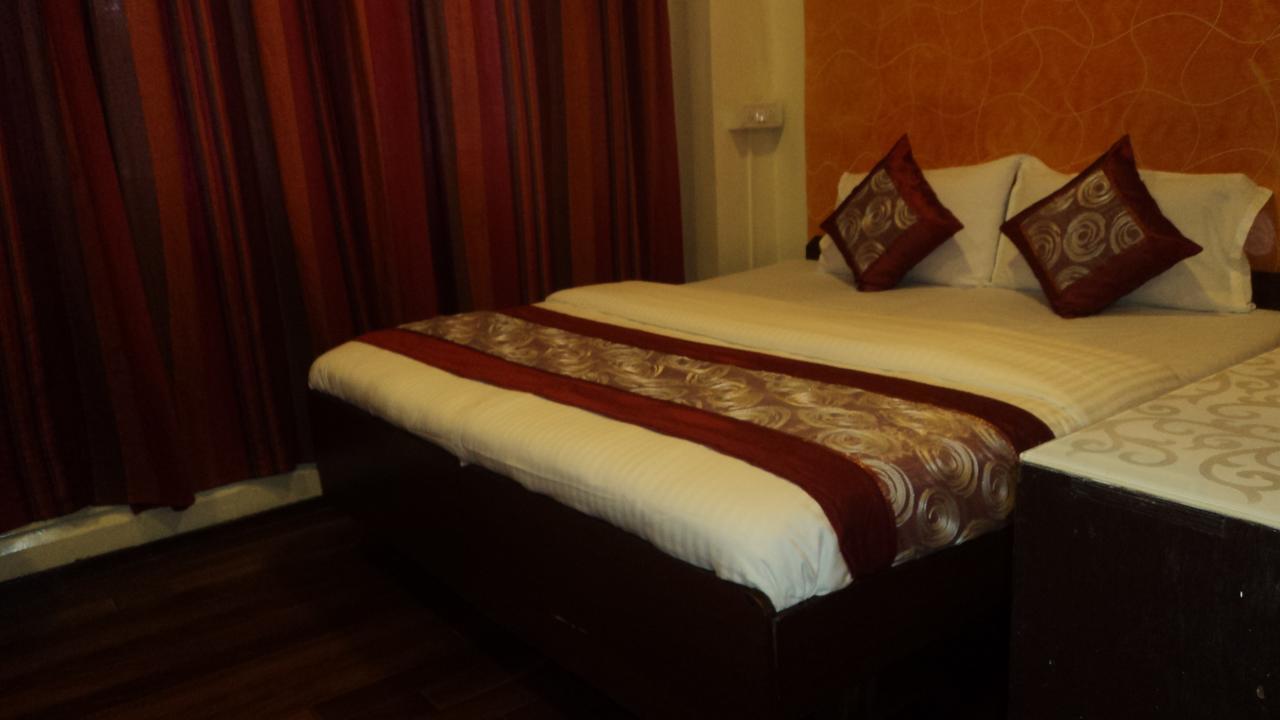 Benazeer Hotel Mumbai Ngoại thất bức ảnh