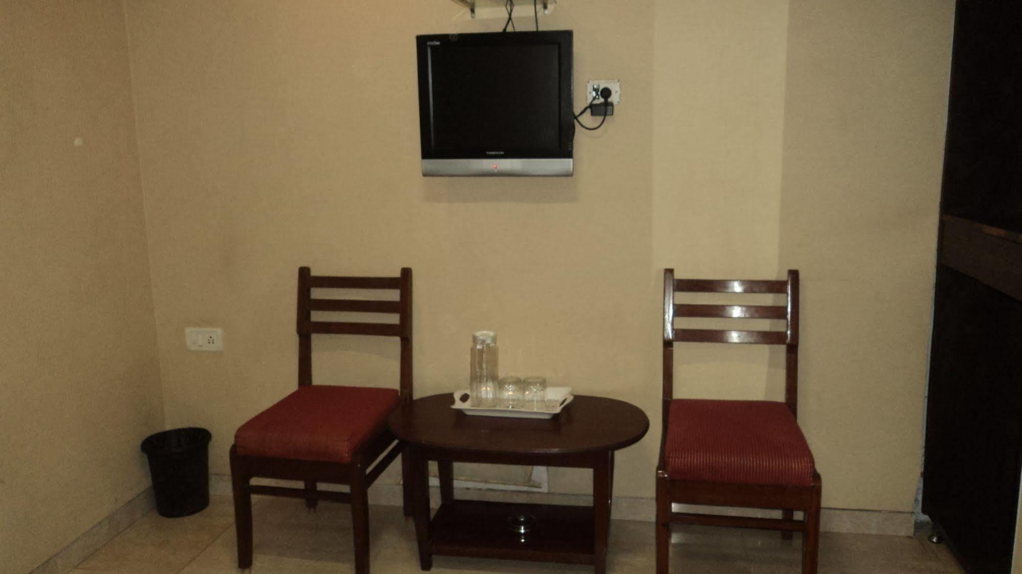 Benazeer Hotel Mumbai Ngoại thất bức ảnh